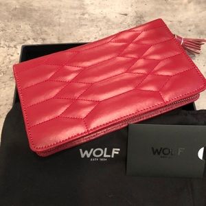 Wolf Caroline Accessory - Red